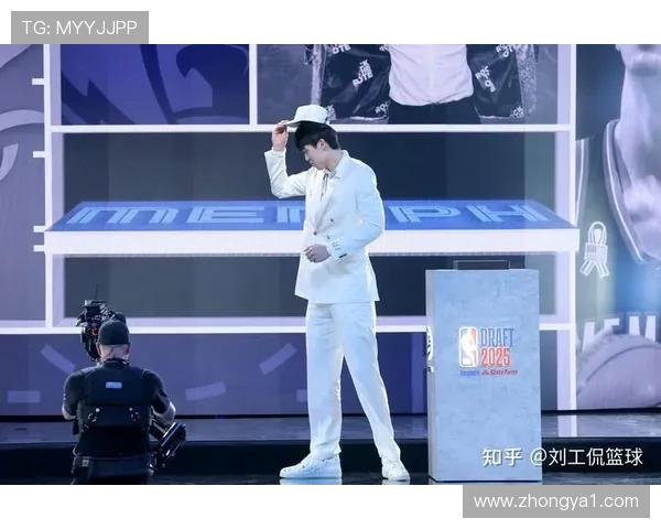 杨瀚森打破僵局迎职业高光时刻生涯首个正式进球展现巨大进步